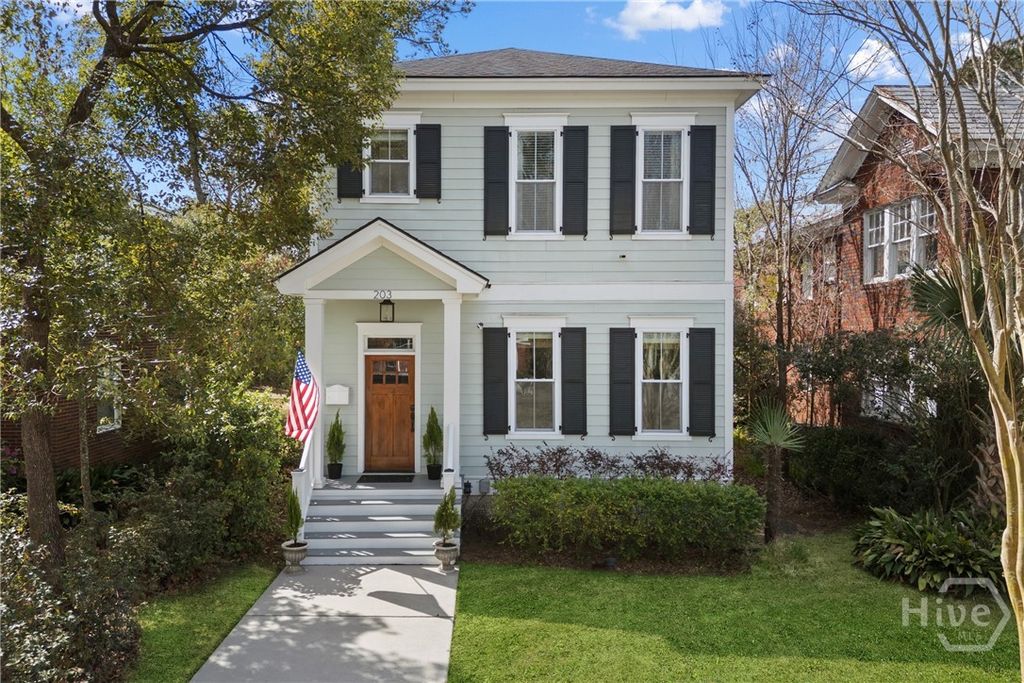 203 E 56th Street, Savannah, GA 31405