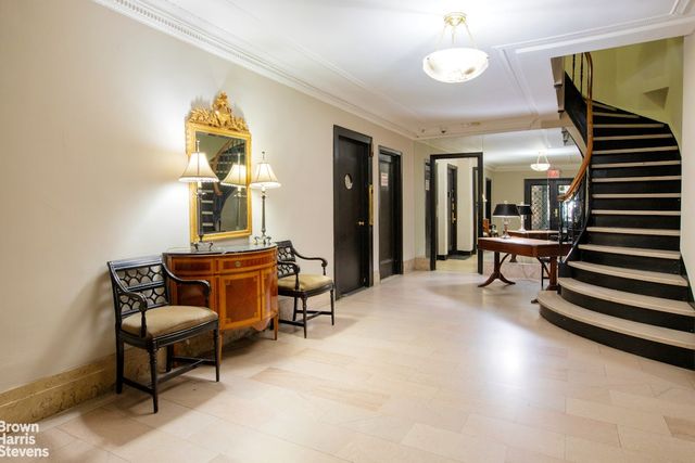 27 W 55th St Apt 44, New York City, NY 10019