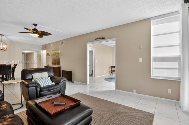 4030 W Palm Aire Dr 105, Pompano Beach, FL 33069