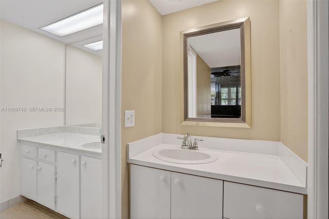 4030 W Palm Aire Dr 105, Pompano Beach, FL 33069