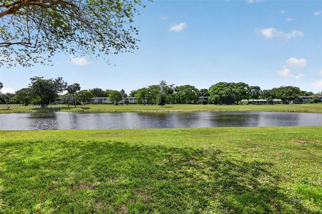4030 W Palm Aire Dr 105, Pompano Beach, FL 33069