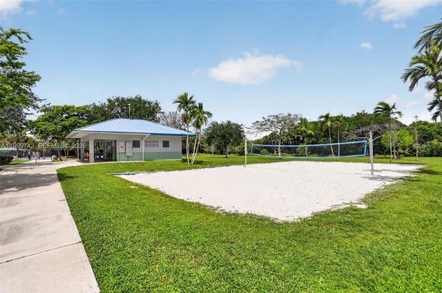 4030 W Palm Aire Dr 105, Pompano Beach, FL 33069