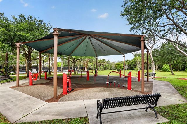 4030 W Palm Aire Dr 105, Pompano Beach, FL 33069