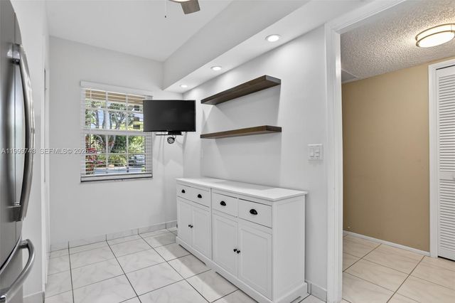 4030 W Palm Aire Dr 105, Pompano Beach, FL 33069