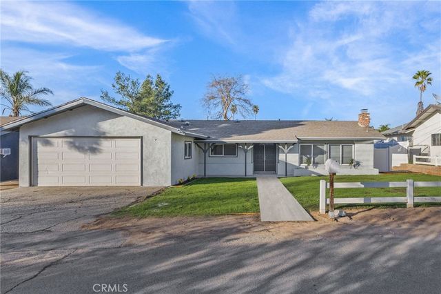 871 Hillside Lane, Norco, CA 92860