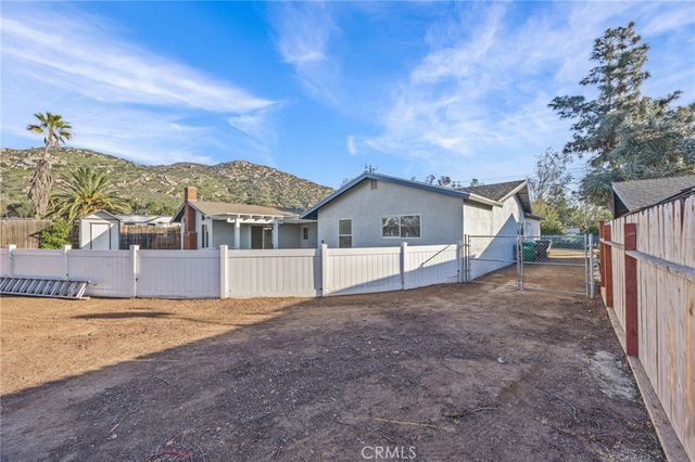871 Hillside Lane, Norco, CA 92860
