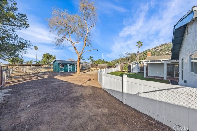 871 Hillside Lane, Norco, CA 92860