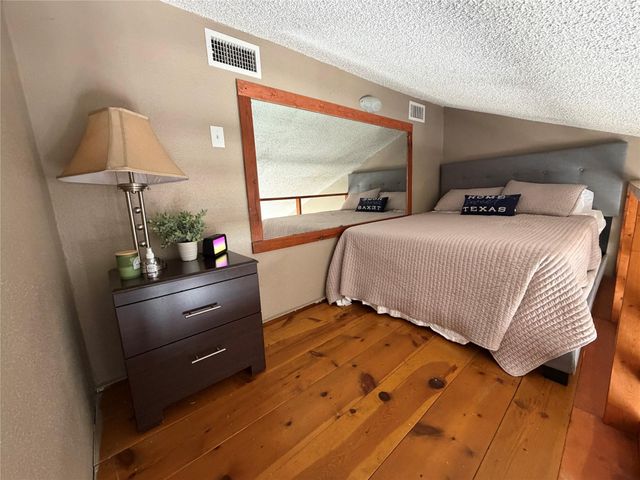 10855 Meadowglen Lane 8, Houston, TX 77042