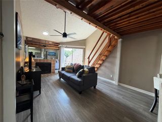 10855 Meadowglen Lane 8, Houston, TX 77042