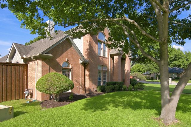 94 Bremen Drive, Hurst, TX 76054