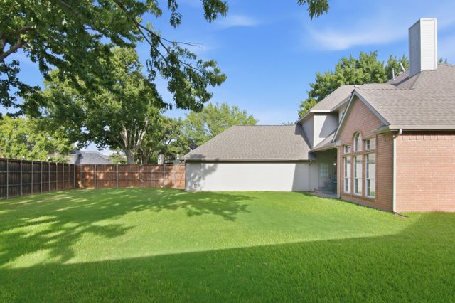 94 Bremen Drive, Hurst, TX 76054