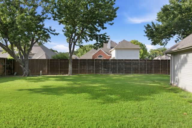 94 Bremen Drive, Hurst, TX 76054