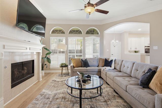 94 Bremen Drive, Hurst, TX 76054