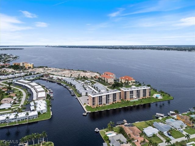 4240 SE 20th PL 210, Cape Coral, FL 33904