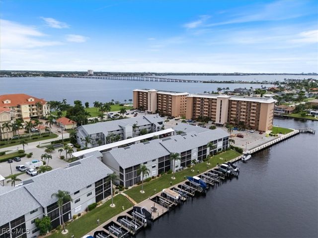 4240 SE 20th PL 210, Cape Coral, FL 33904