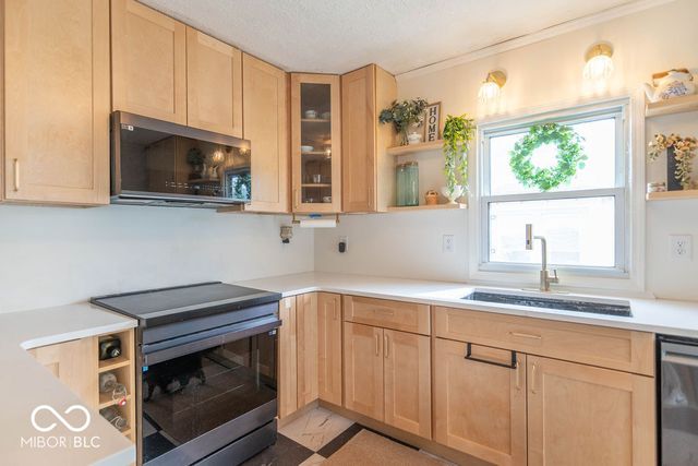 228 Shaw Street, Plainfield, IN 46168