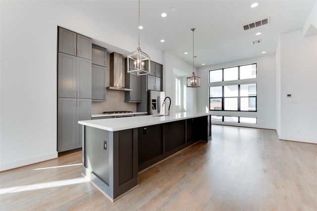 2928 Lamar Street, Houston, TX 77003