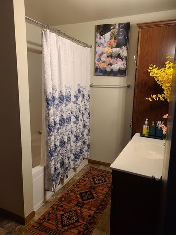 3365 Maple Leaf Loop S, Fargo, ND 58104