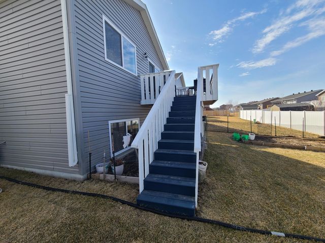 3365 Maple Leaf Loop S, Fargo, ND 58104