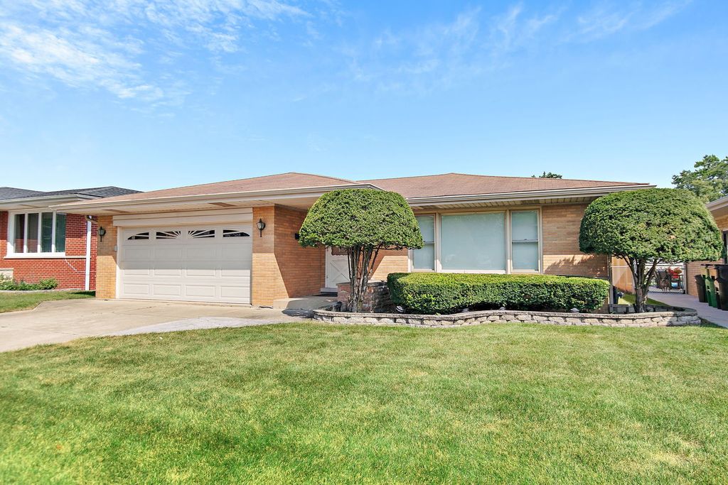 2831 Kensington Avenue, Westchester, IL 60154 — photo 2