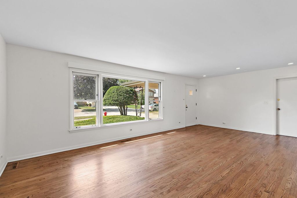 2831 Kensington Avenue, Westchester, IL 60154 — photo 5