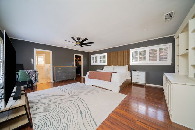 1900 W Hoyt Drive, Longview, TX 75601