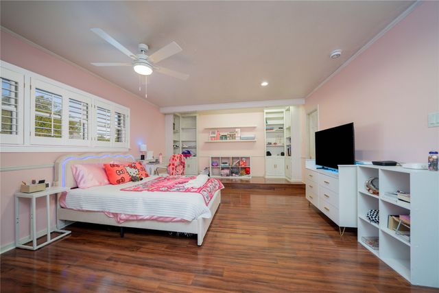 1900 W Hoyt Drive, Longview, TX 75601