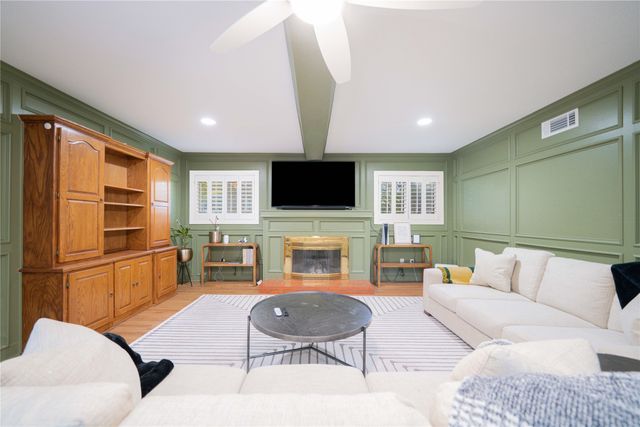 1900 W Hoyt Drive, Longview, TX 75601