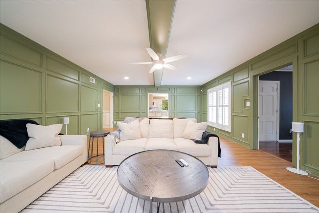 1900 W Hoyt Drive, Longview, TX 75601