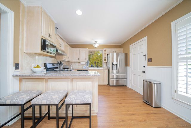 1900 W Hoyt Drive, Longview, TX 75601