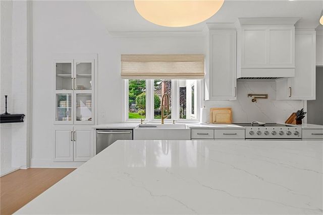 12509 King Street, Overland Park, KS 66213