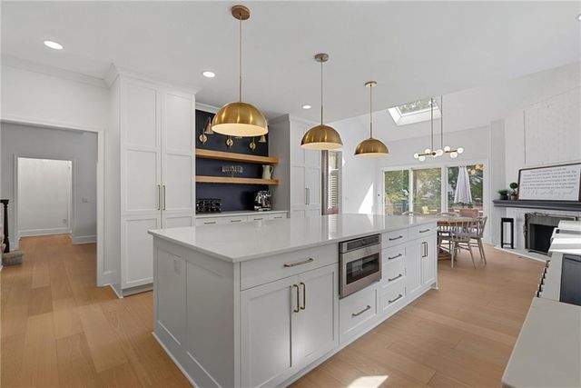 12509 King Street, Overland Park, KS 66213