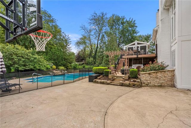12509 King Street, Overland Park, KS 66213