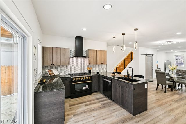 1828 W 57th Street, Cleveland, OH 44102