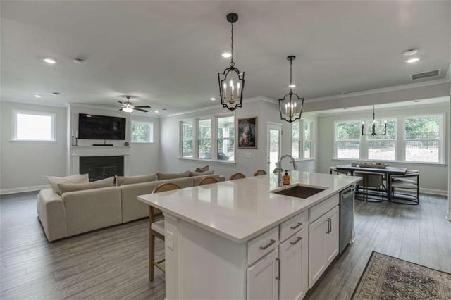 5960 Misty Hill Lane, Buford, GA 30518