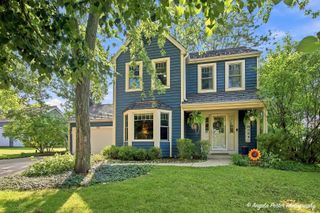 292 MAYFLOWER Court, Gurnee, IL 60031