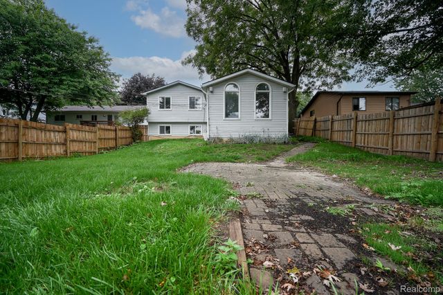 819 Woodingham Avenue, Waterford Charter Township, MI 48328