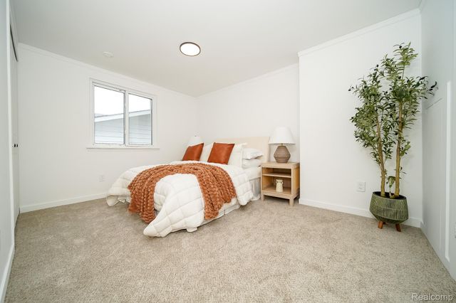 819 Woodingham Avenue, Waterford Charter Township, MI 48328