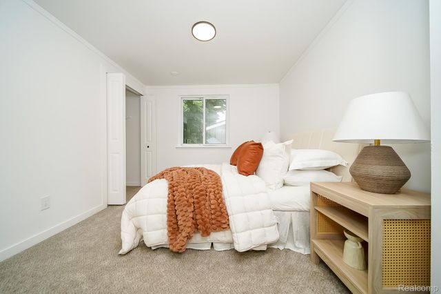 819 Woodingham Avenue, Waterford Charter Township, MI 48328