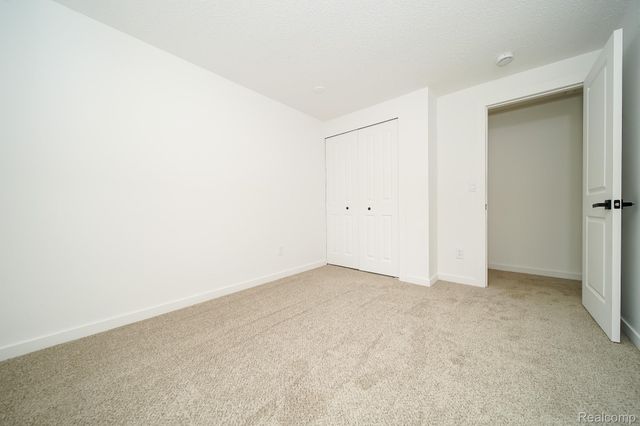 819 Woodingham Avenue, Waterford Charter Township, MI 48328
