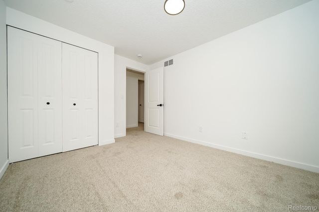 819 Woodingham Avenue, Waterford Charter Township, MI 48328
