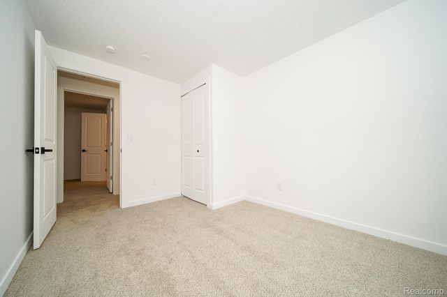 819 Woodingham Avenue, Waterford Charter Township, MI 48328