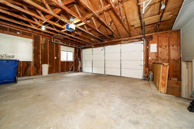 819 Woodingham Avenue, Waterford Charter Township, MI 48328