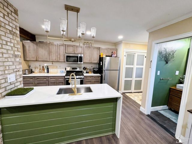 7252 Douglas Road, Lambertville, MI 48144