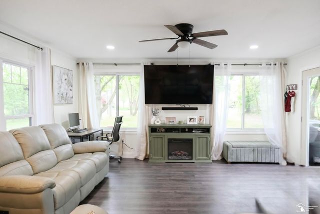 7252 Douglas Road, Lambertville, MI 48144