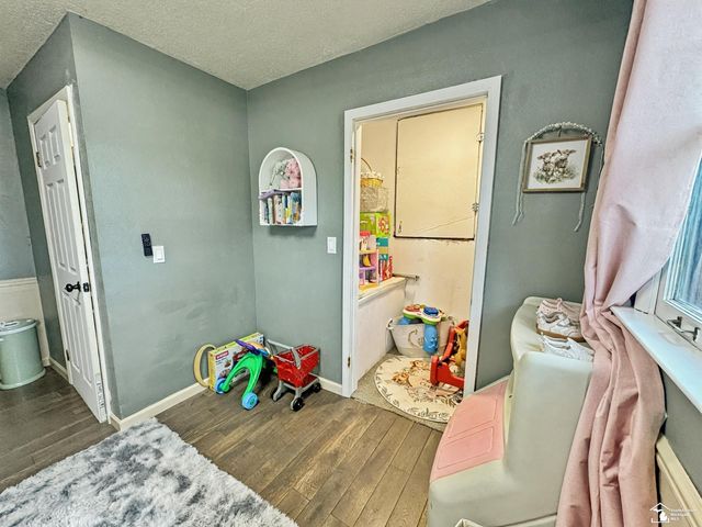 7252 Douglas Road, Lambertville, MI 48144