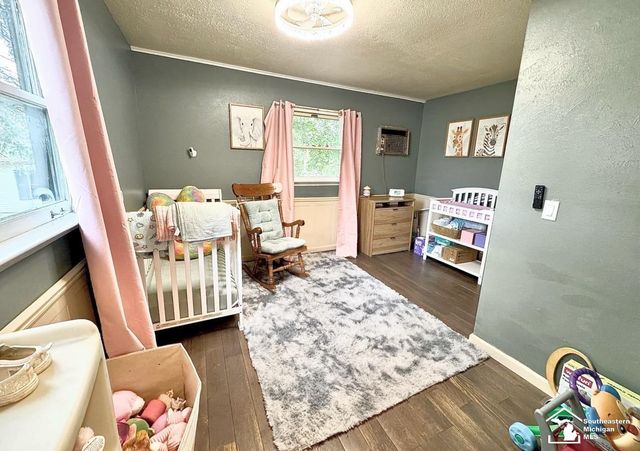7252 Douglas Road, Lambertville, MI 48144