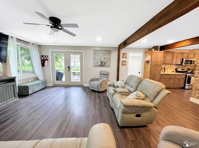 7252 Douglas Road, Lambertville, MI 48144