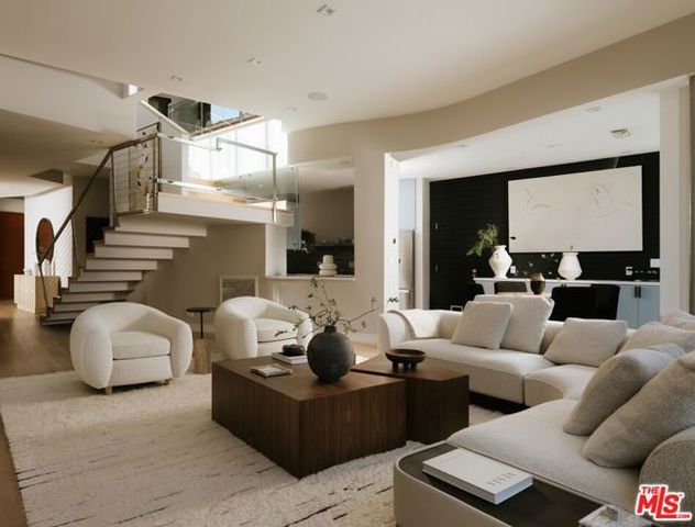 212 S Saltair Avenue, Los Angeles, CA 90049