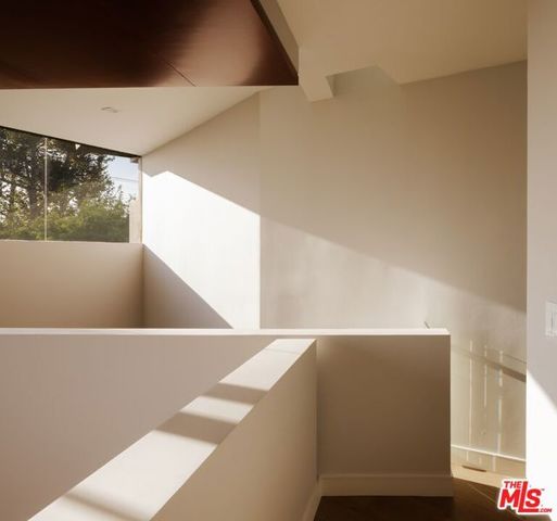 212 S Saltair Avenue, Los Angeles, CA 90049